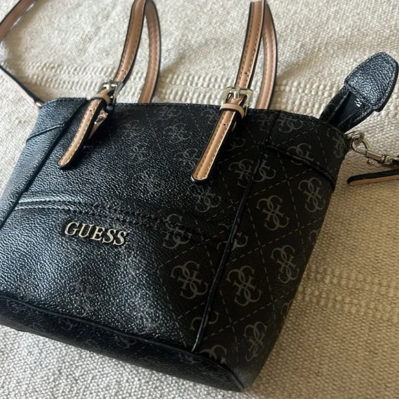 GUESS Delaney Logo Mini Tote - Picture 5 of 16